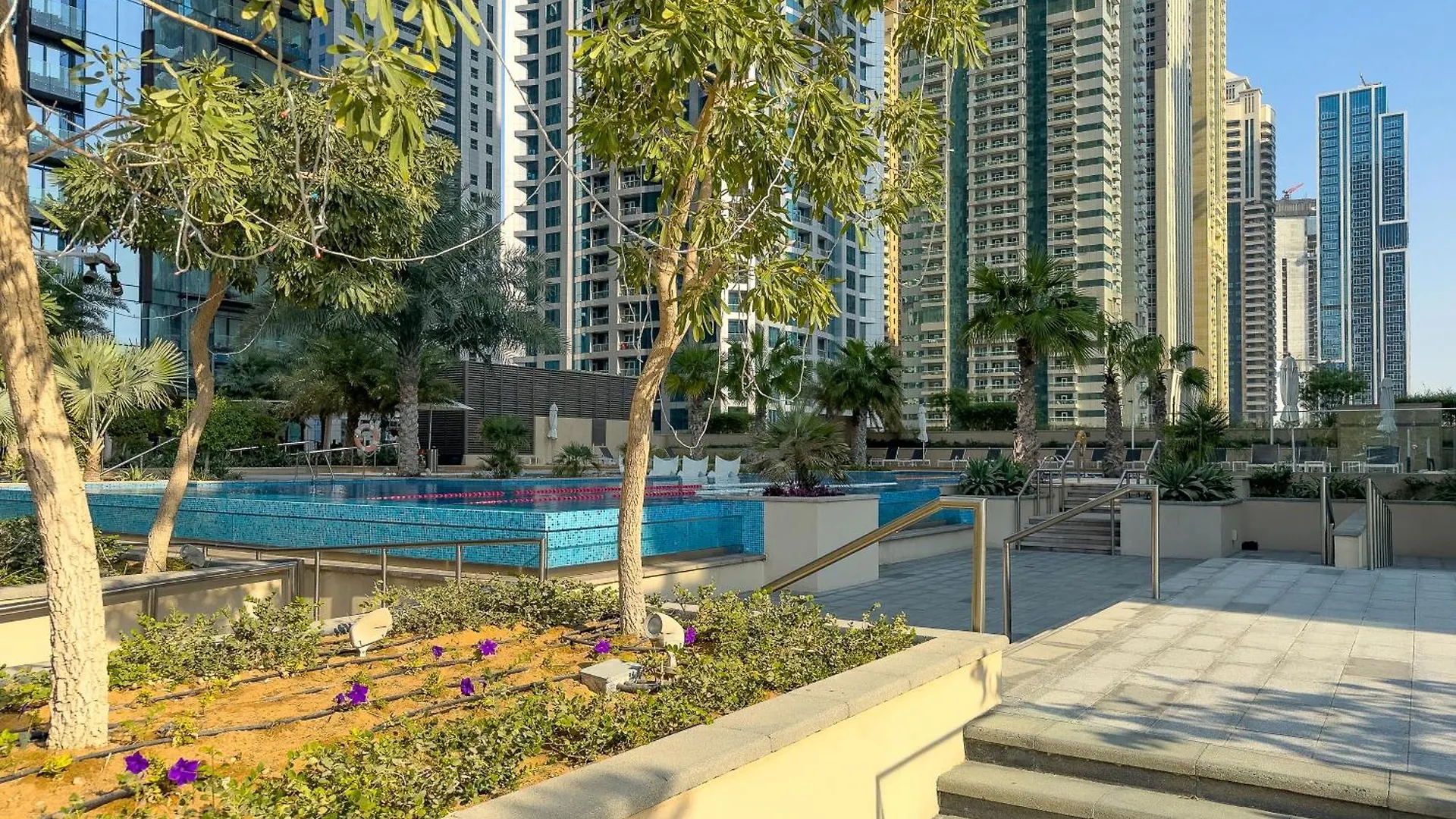 Apartment Serene 1Br Escape With Pool & Gym Access Dubai