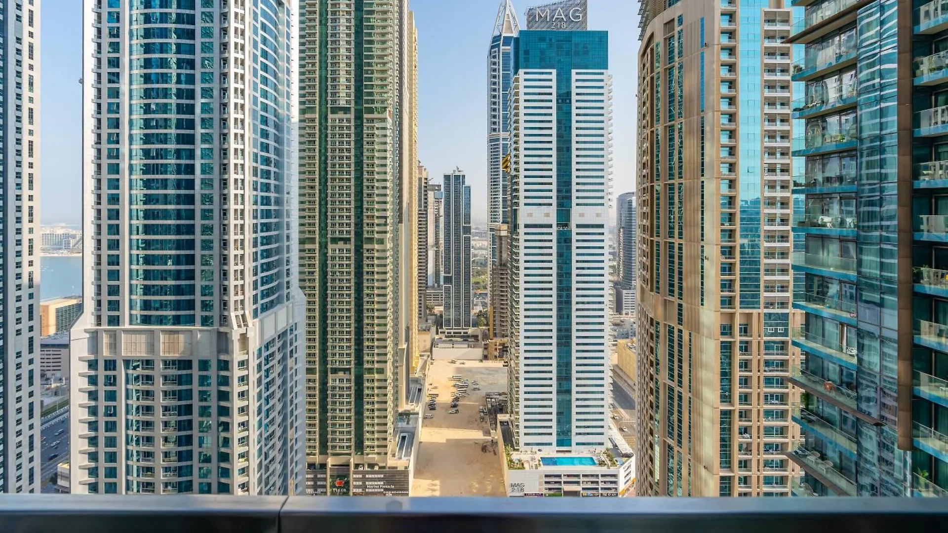 Serene 1Br Escape With Pool & Gym Access Dubai Apartment