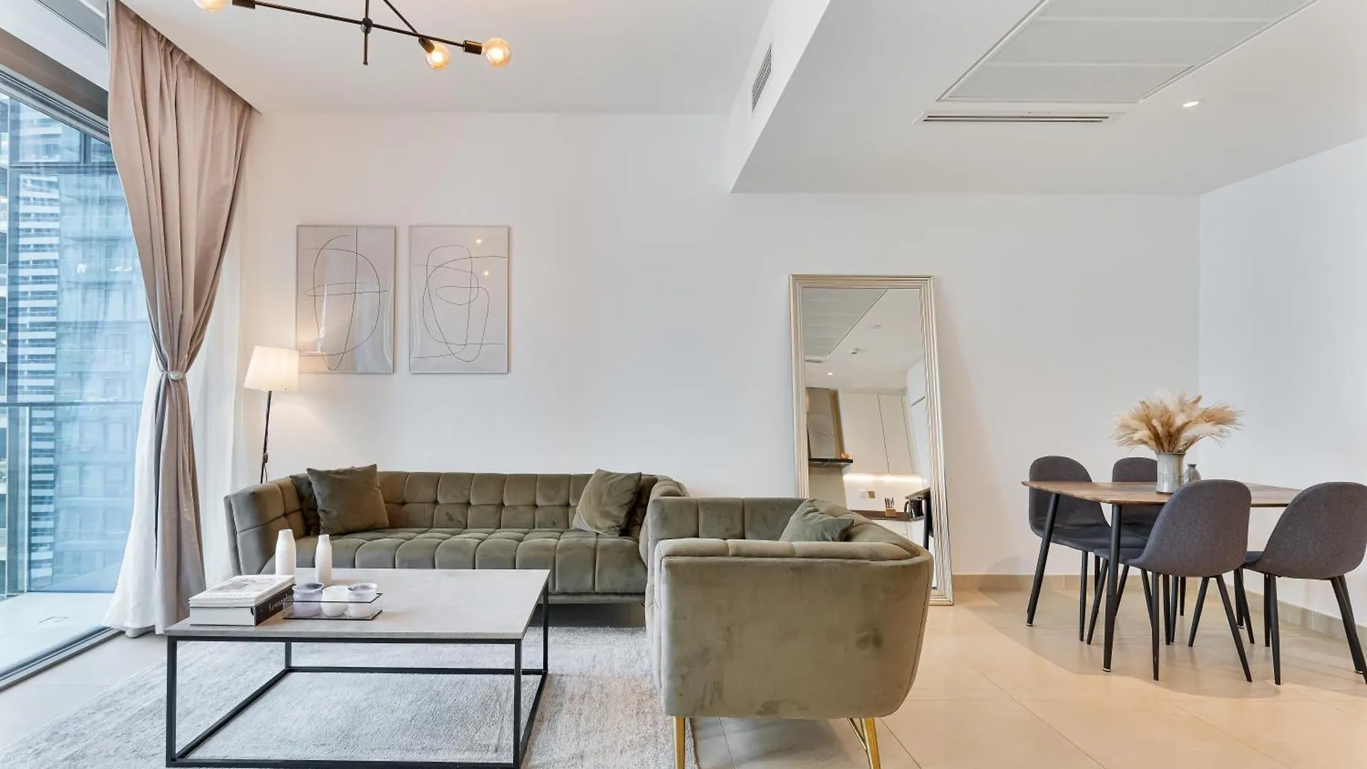 Serene 1Br Escape With Pool & Gym Access Dubaj